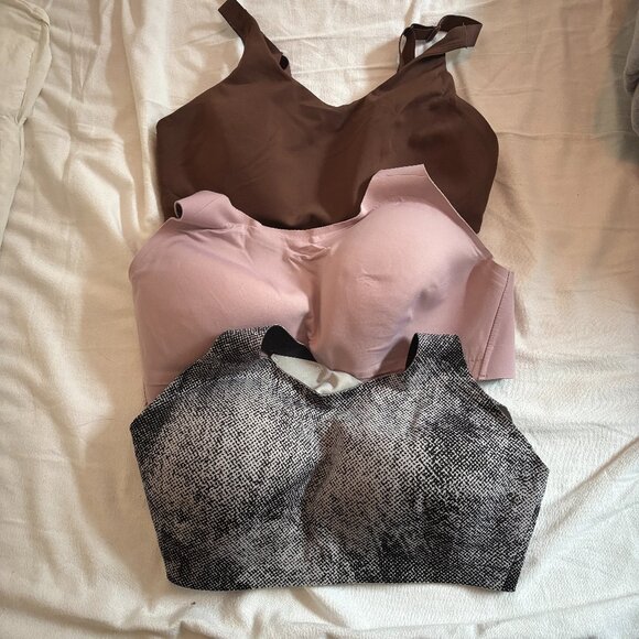 Lululemon Bras 34E and 34DD Enlite and In alignment - Picture 1 of 2